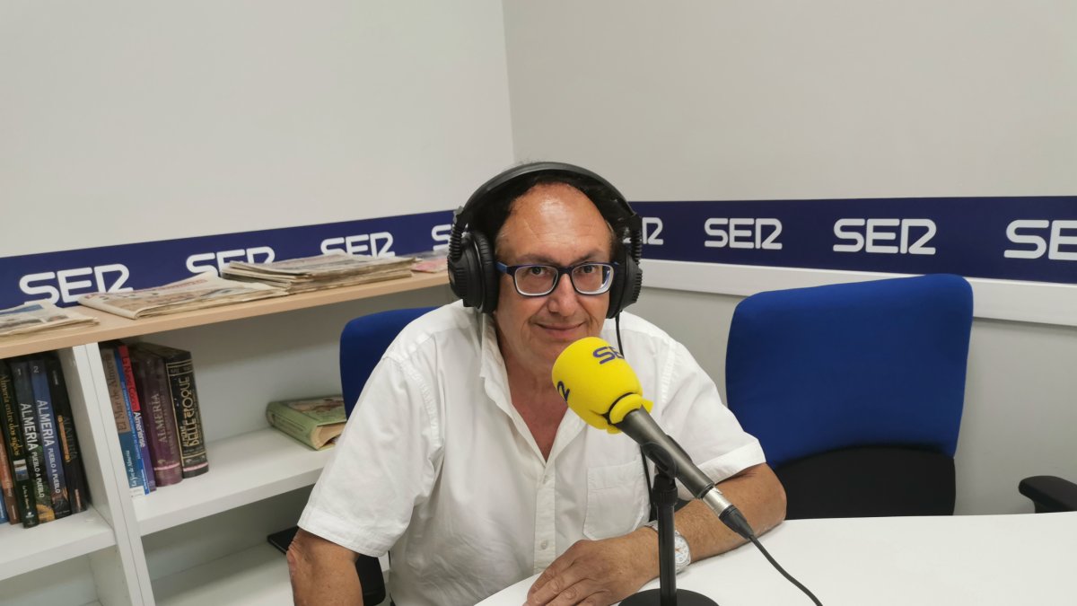 Manolo Morata días atrás en los estudios de la Cadena SER Levante.