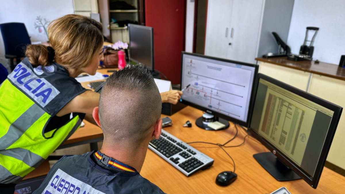 Agentes de la Policía Nacional.