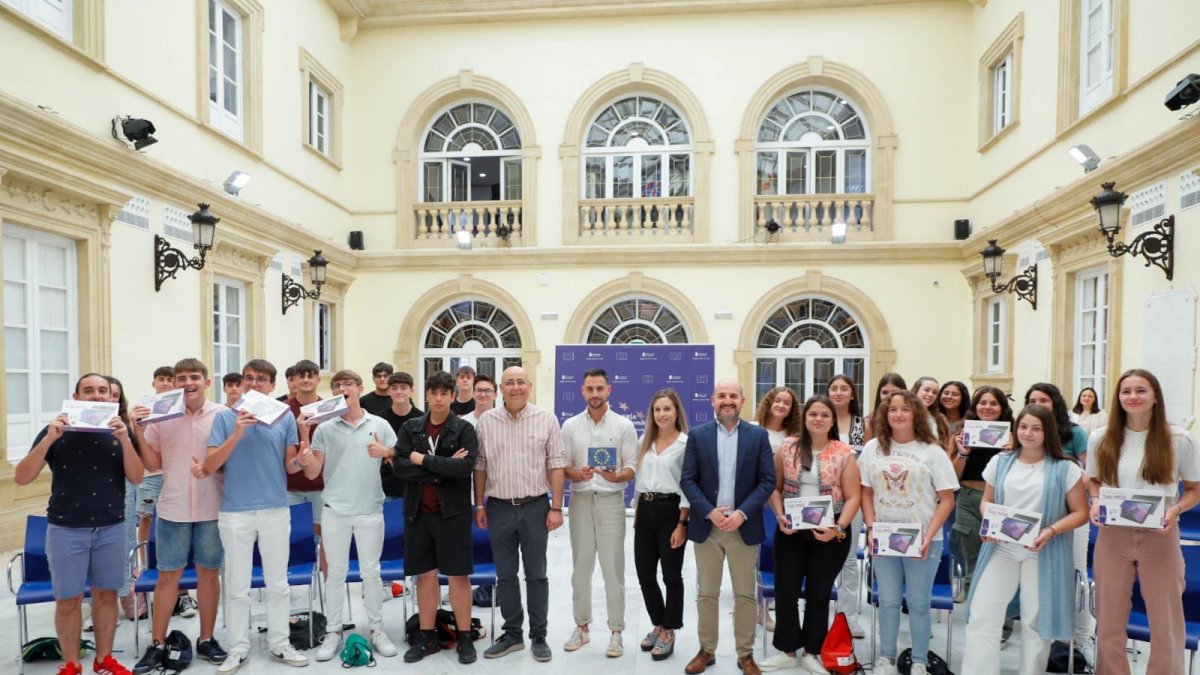 Los alumnos del IES Cura Valera fueron premiados por representar a la provincia en la segunda fase del concurso.