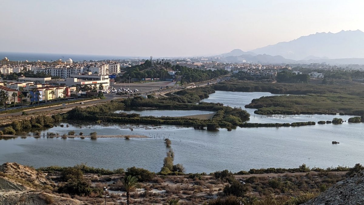Imagen panorámica del Salar de los Canos en la costa de Vera.