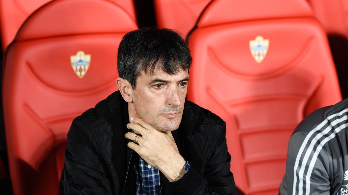 Pacheta en su visita al Mediterráneo como entrenador del Real Valladolid.