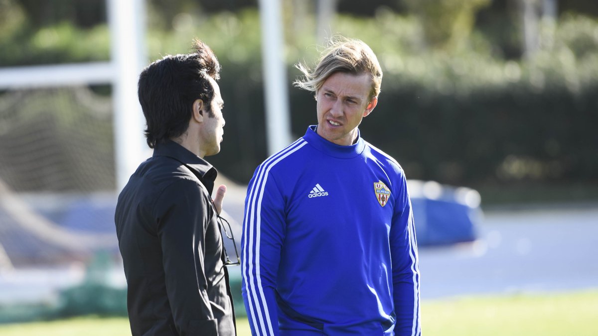 Guti y Mario Silva en el primer entrenamiento del madrileño con el Almería.