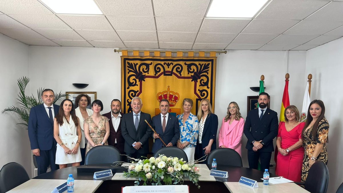 La corporación completa del Ayuntamiento de La Mojonera.