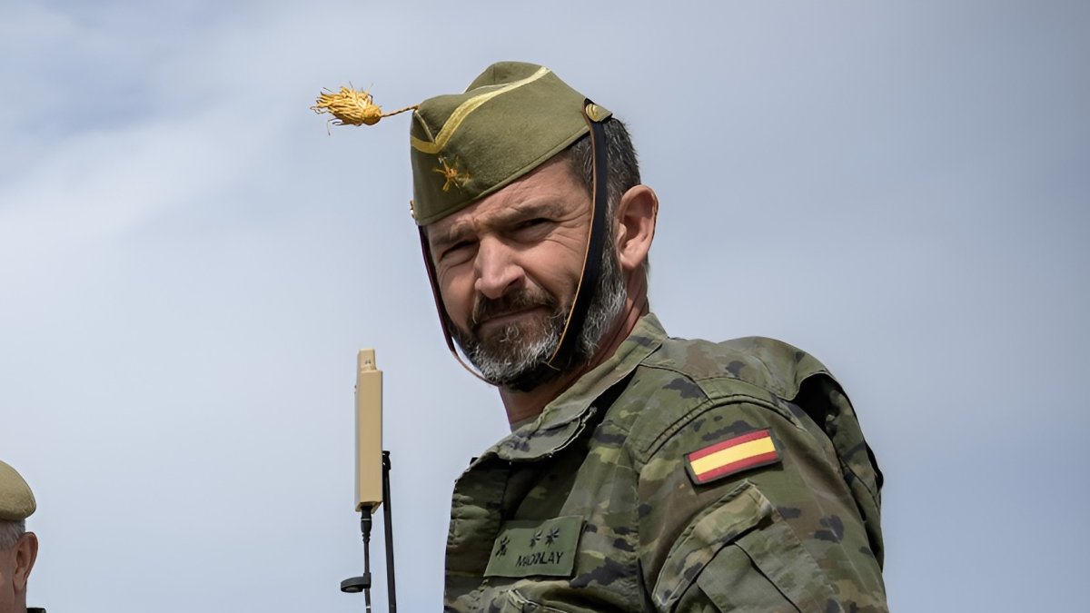 Javier Mackinlay, en un acto con la ministra Robles en Viator