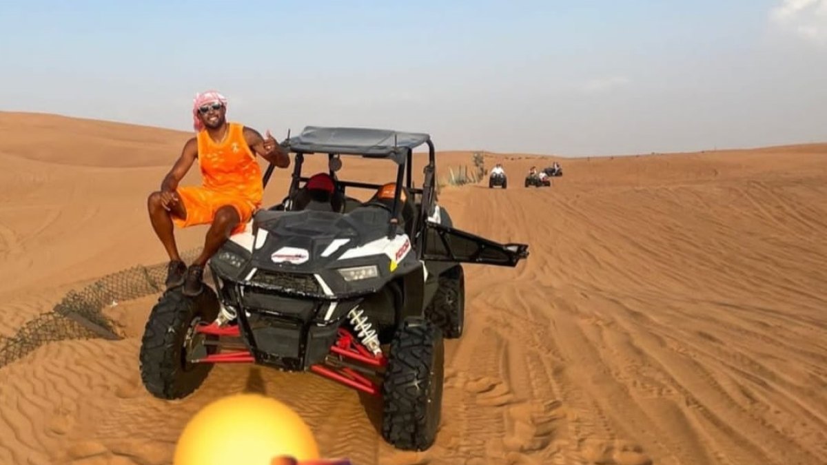 Dyego Sousa ha publicado esta foto en el desierto de Dubai.