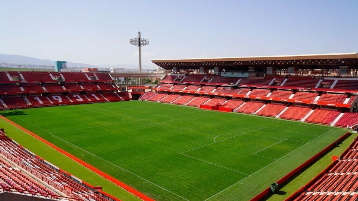 El destino más próximo para el Almería es el Nuevo Los Cármenes.