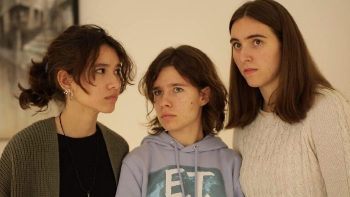 Tres alumnas del IES Carmen de Burgos de Huércal, protagonistas de esta historia.