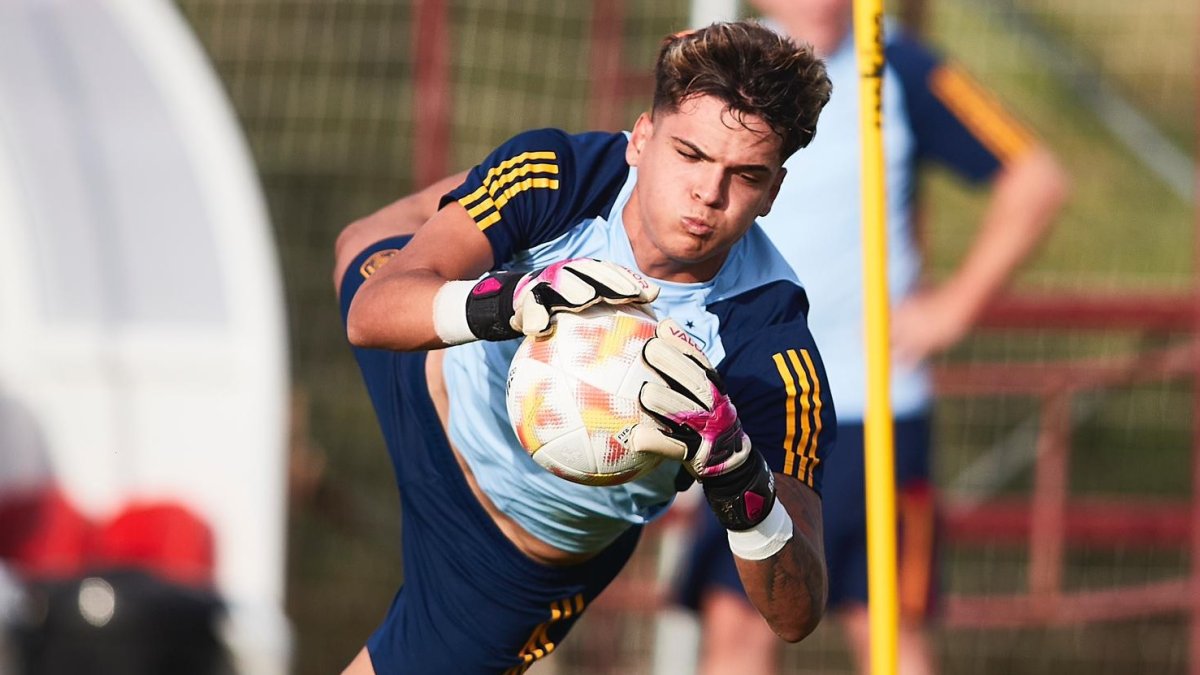 Bruno Iribarne entrenando con España en Alfaz del Pi (Alicante).