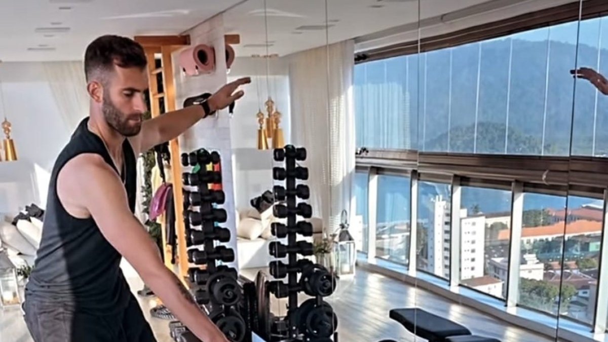 Leo Baptistao se recupera en el gimnasio que tiene en Santos (Brasil).