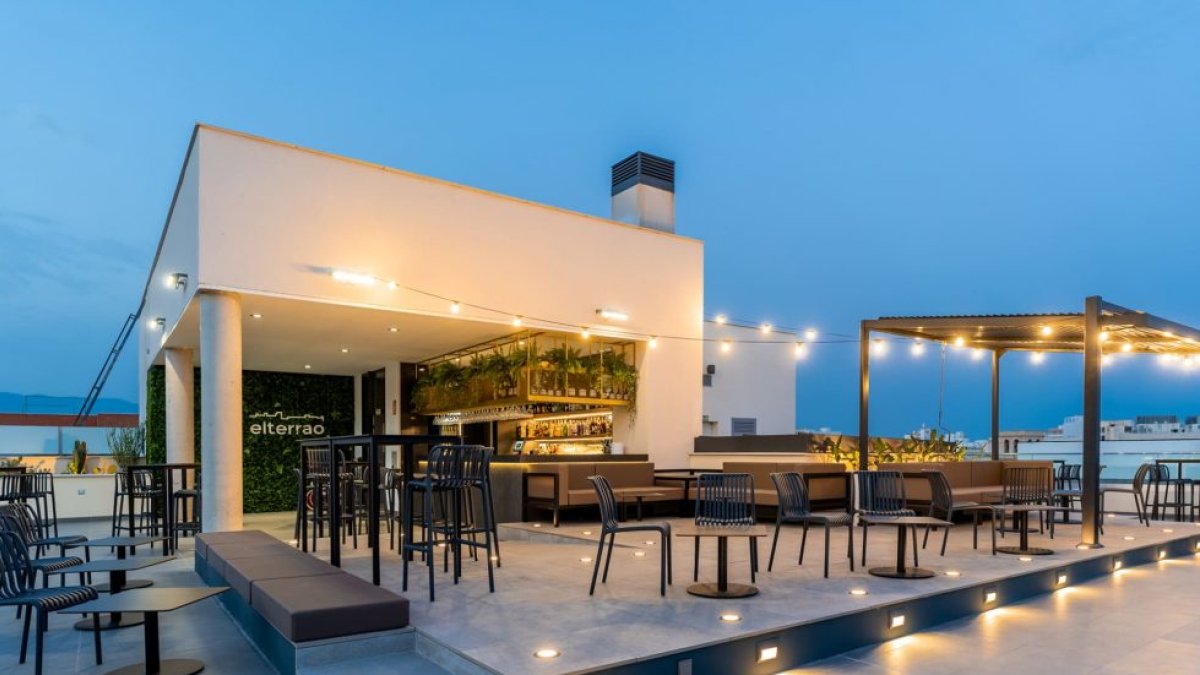 \'El Terrao\', uno de los seis nuevos \'soletes\' en Almería.