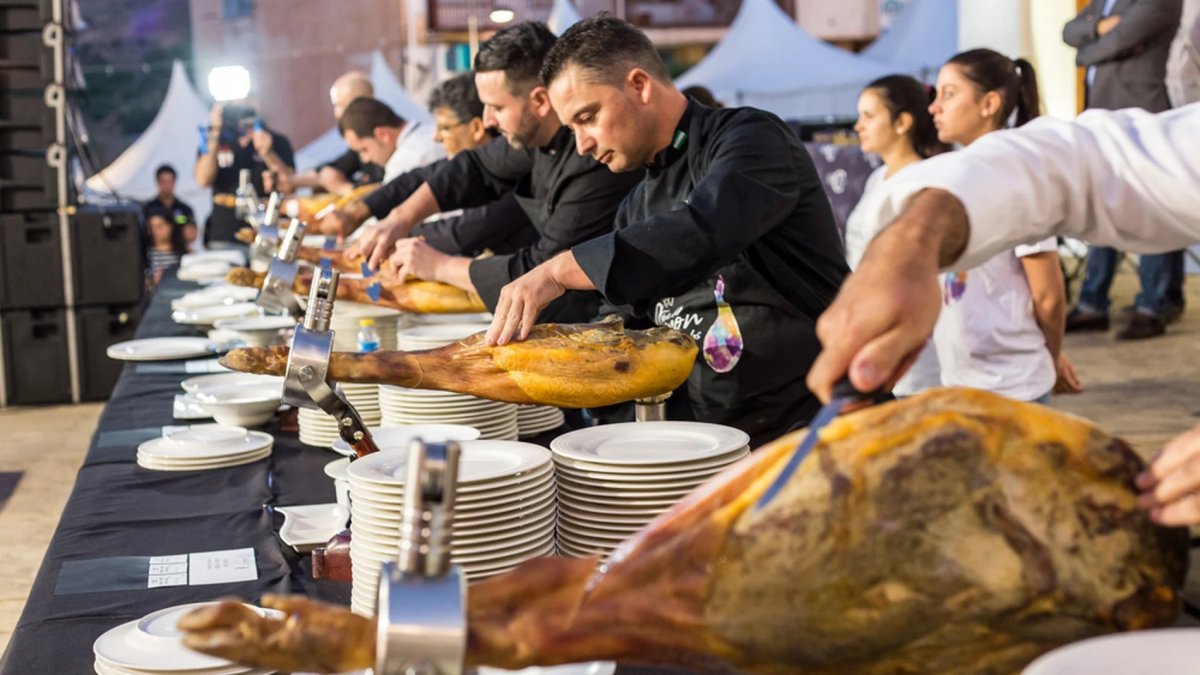 Imagen de archivo de una edición anterior de la feria, durante el Concurso Nacional de Cortadores.