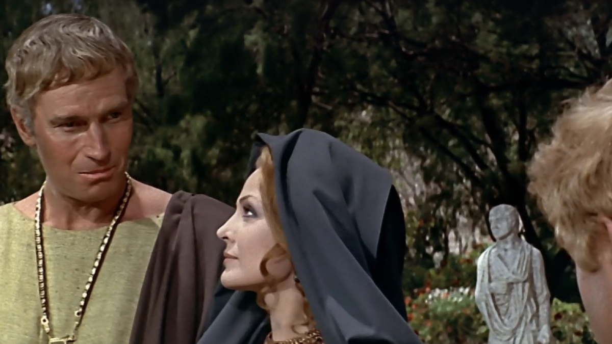 Charlton Heston y Carmen Sevilla, en una secuencia de Marco Antonio y Cleopatra rodada en la Alcazaba de Almería. Foto: FlixOlé.