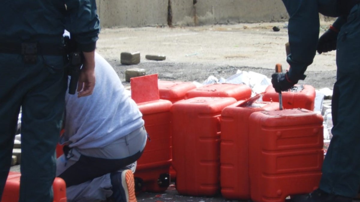 Hachís en petacas de combustible