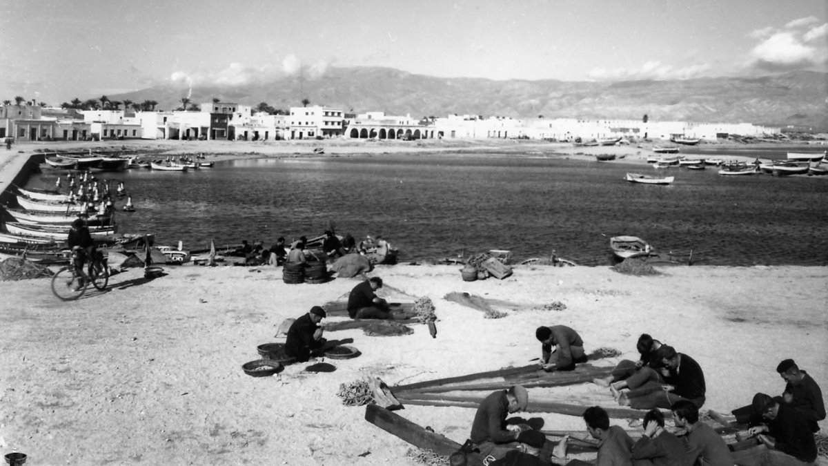 Roquetas seguía siendo un pueblo marinero a finales del año 1965.