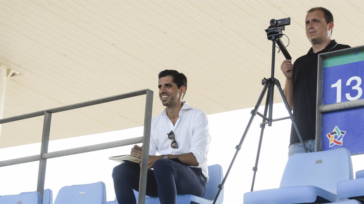 Alberto Lasarte (grabando el entrenamiento) con Dario Drudi en el primer año del Almería de Turki.