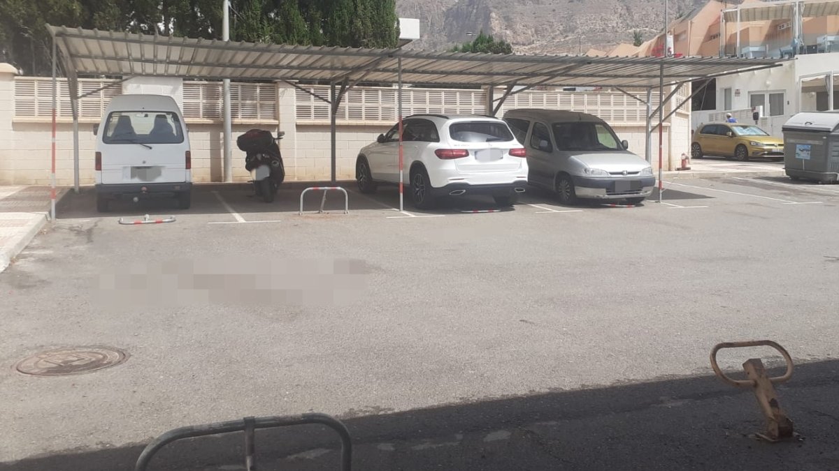 Parte de los aparcamientos de la polémica en calle Isla de Tenerife.