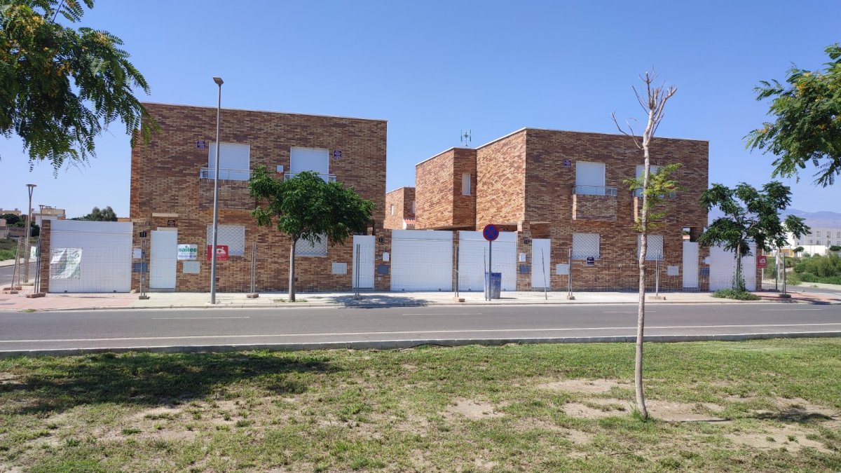 Vivienda unifamiliar junto a la universidad.