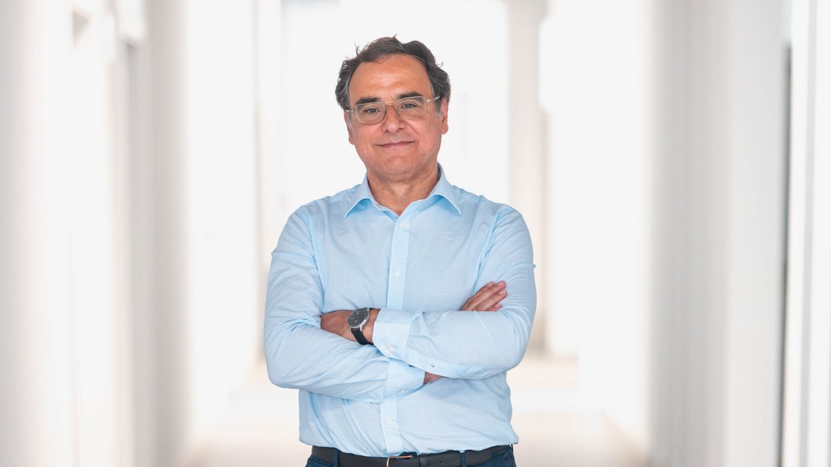 José Céspedes, catedrático de Organización de Empresas y candidato a rector de la UAL.