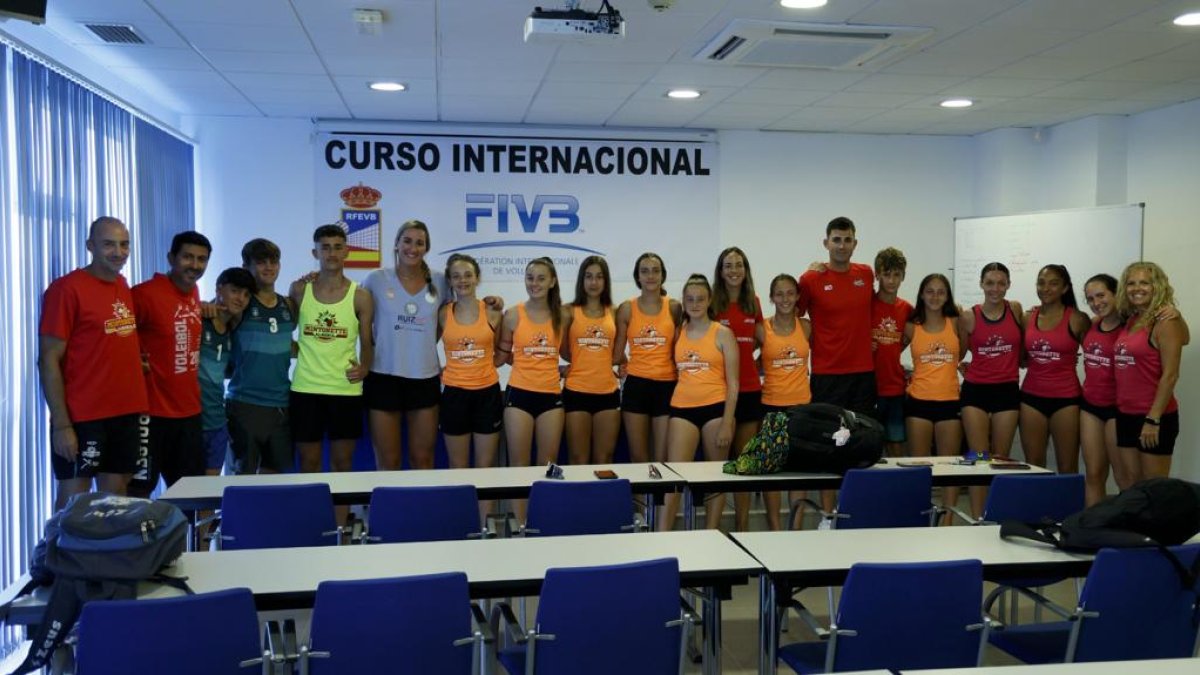 Almería deja su huella en el CAR de la RFEVB en Lorca.