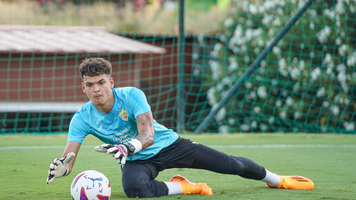 Bruno Iribarne en su primer entrenamiento de la pretemporada con el primer equipo.