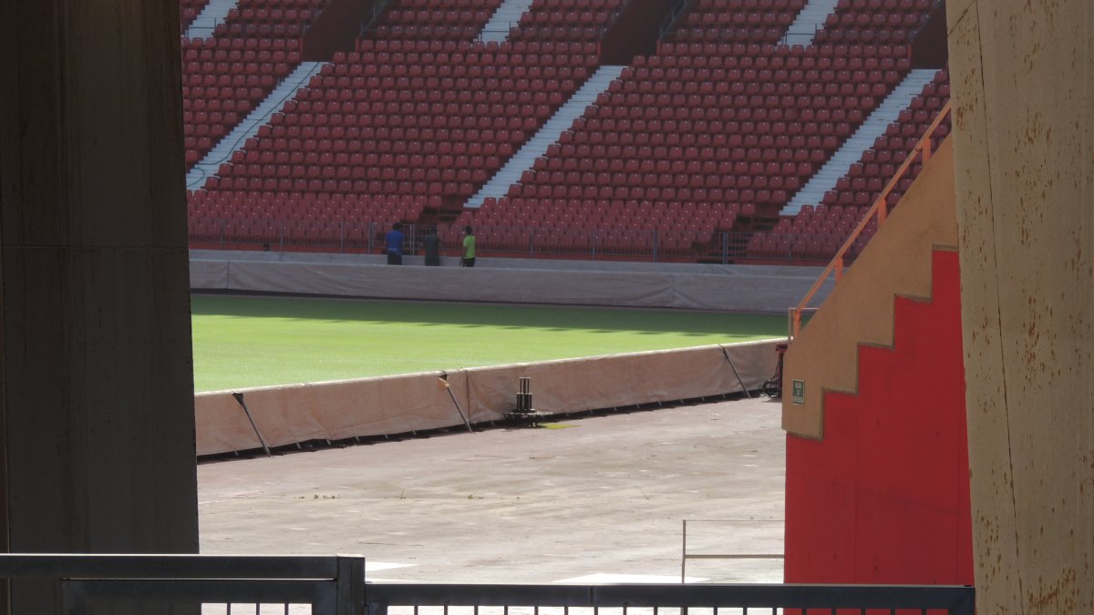 Ya han quitado todos los materiales de los fondos del Estadio.