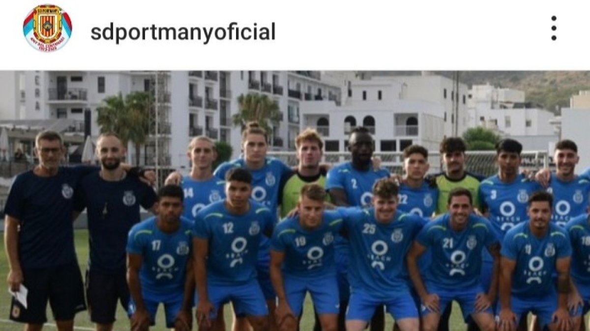 Adunay es el segundo por arriba de derecha a izquierda.