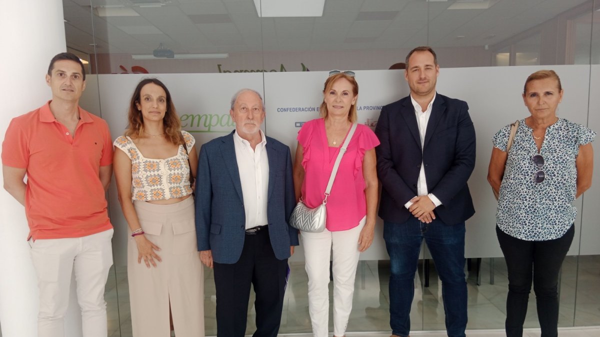 Patronal y sindicatos unidos en esta petición