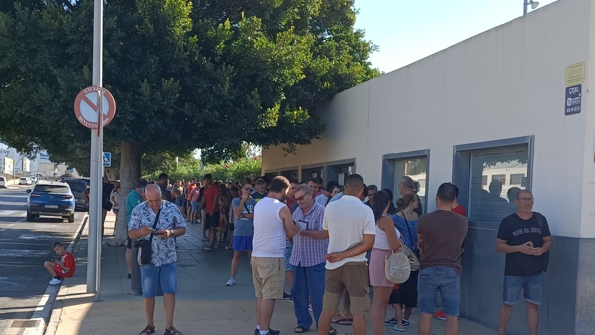Así estaba el ambiente esta mañana para recoger los nuevos abonos en el Mediterráneo.
