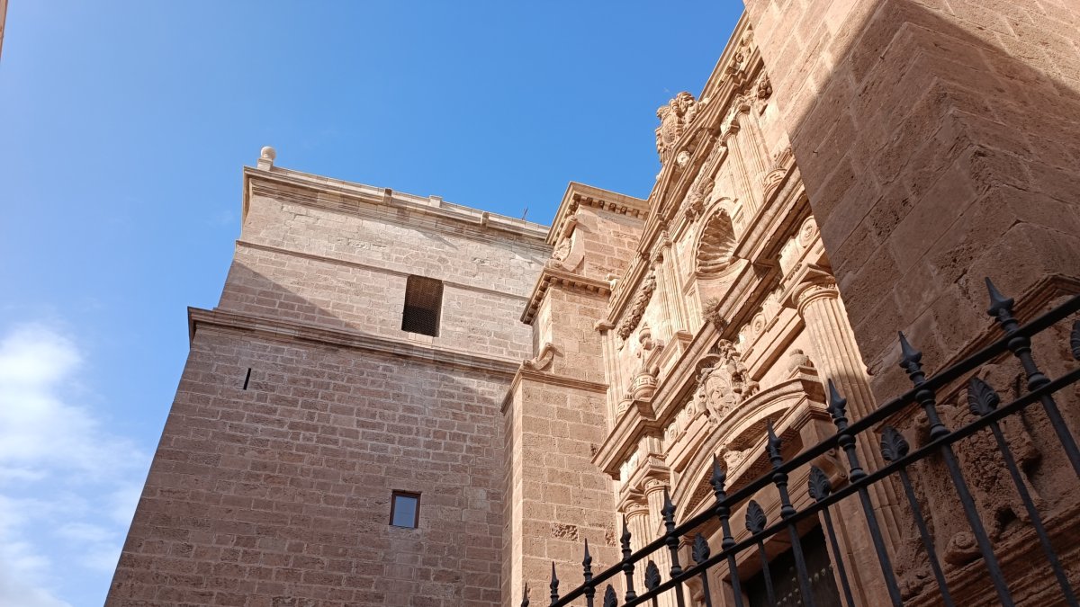 La torre de la Catedral, a punto de recibir a los primeros turistas.