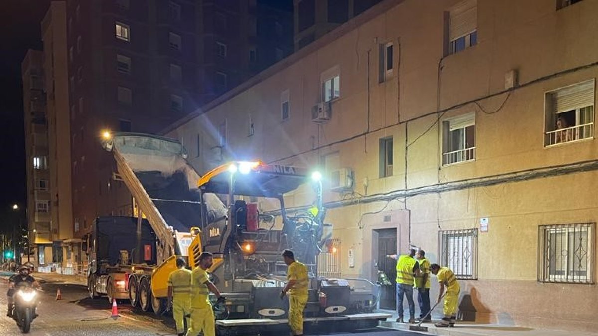 Trabajos de asfaltado en la madrugada del domingo