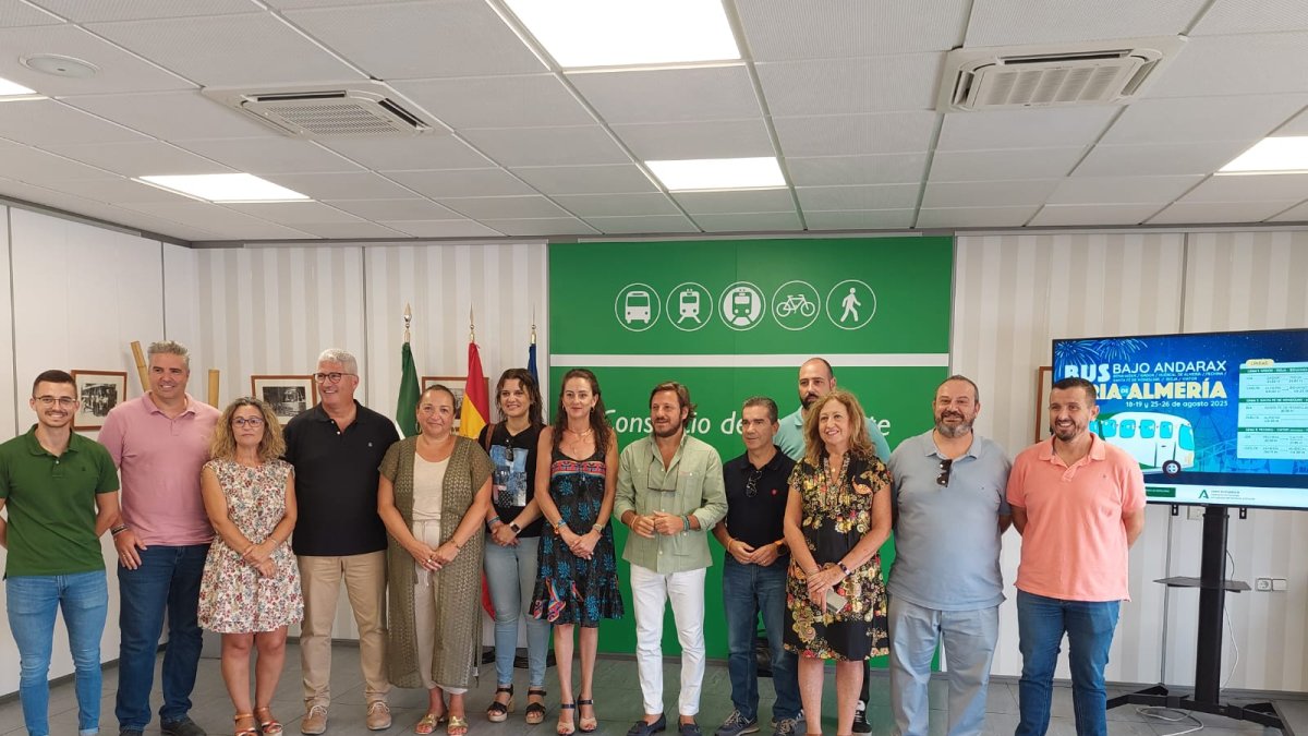 Presentación de las líneas metropolitanas para la Feria de Almería