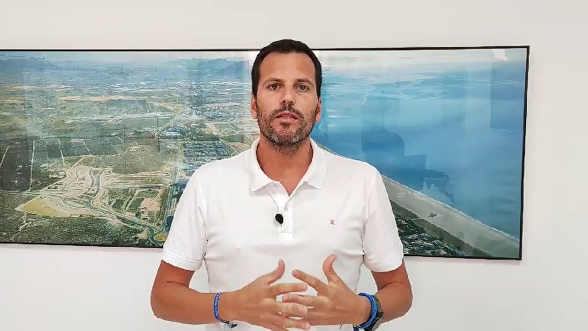 El teniente de alcalde veratense ha lanzado el mensaje por medio de un vídeo.