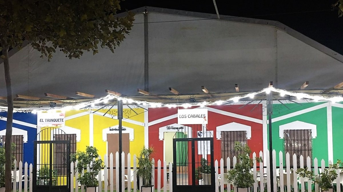 La caseta lleva cuarenta años integrada en la Feria de Almería.