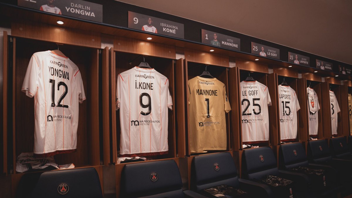 La camiseta de Koné en el vestuario del Parque de Los Príncipes.