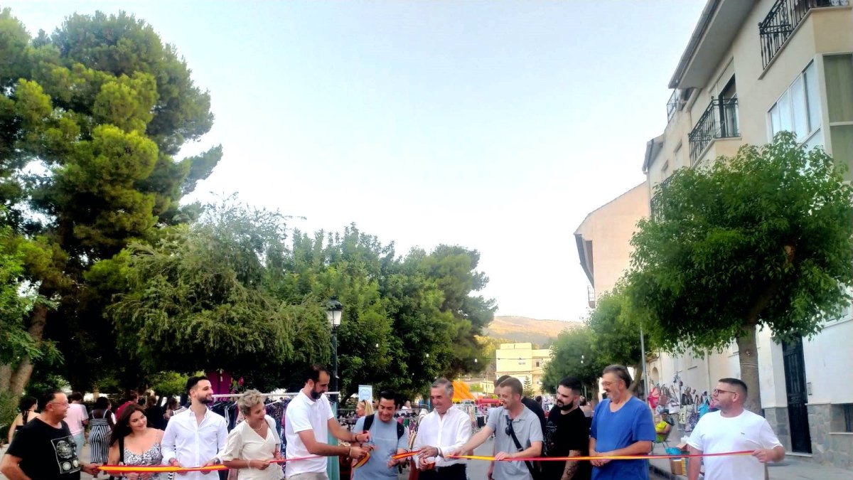 Las autoridades inauguran la primera Noche en Blanco de Purchena.