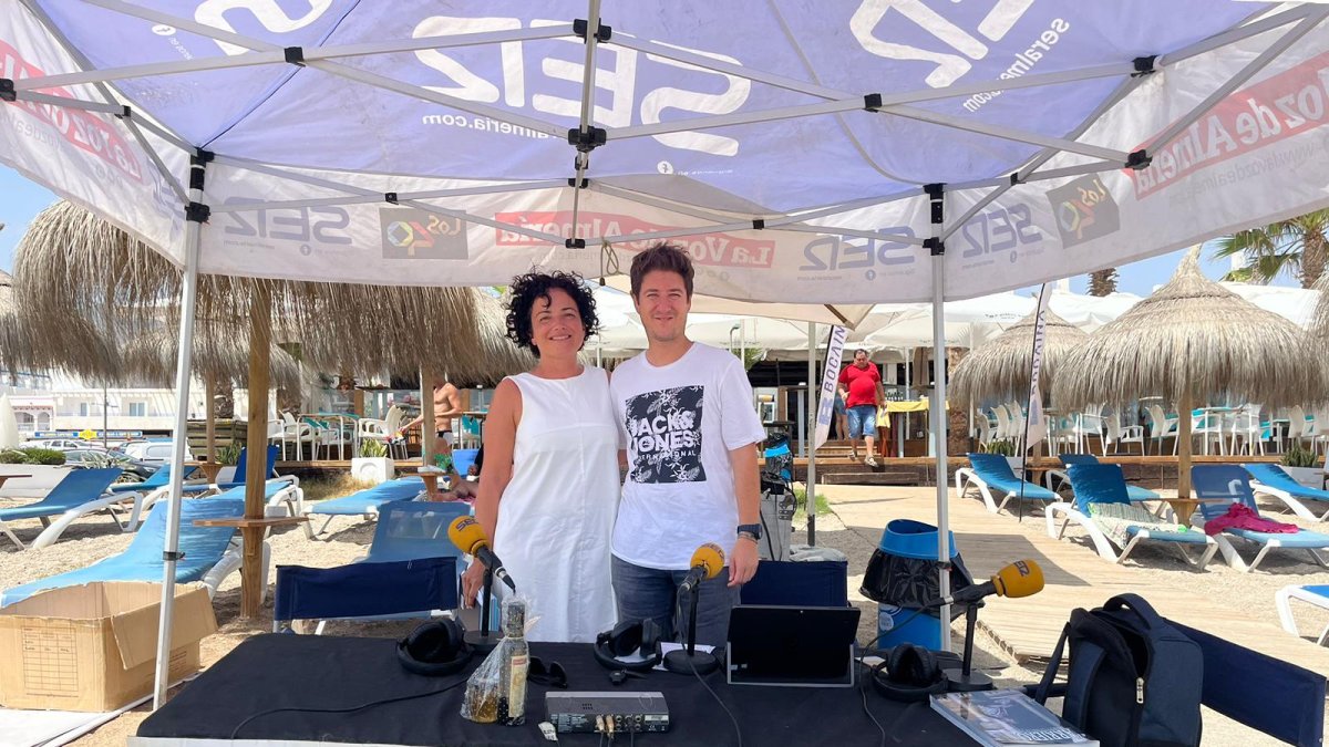 La concejal de Cultura de Mojácar, Noemí Linares, habló con Guillermo Mirón sobre la puesta en valor y consolidación de Mojácar la Vieja.