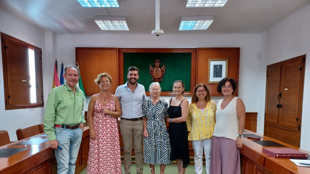 Mojácar firma un convenio de cesión de los terrenos de la Fundación Valparaíso.