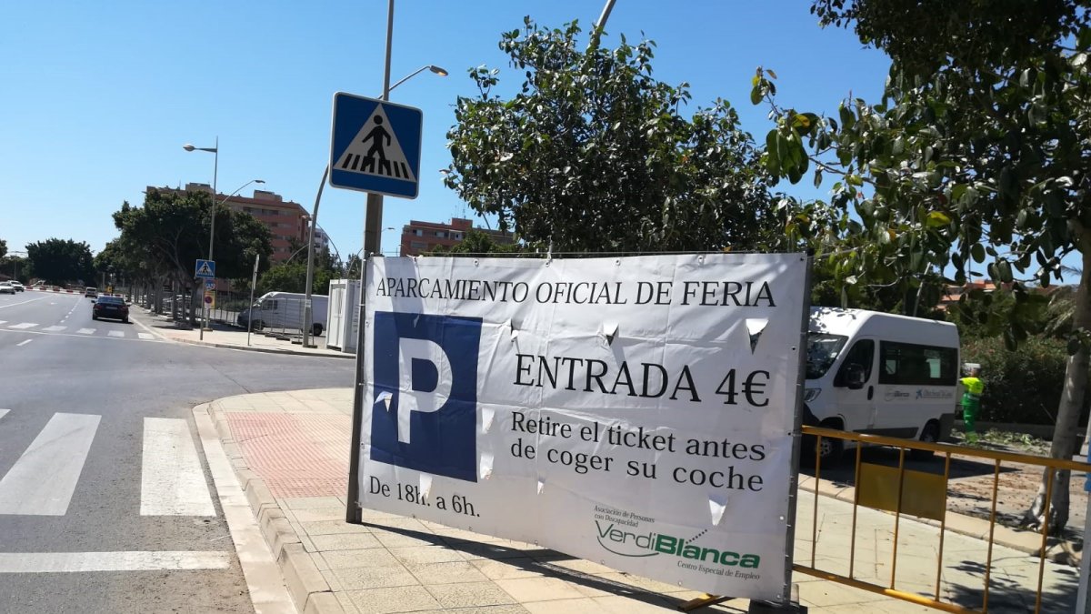 El aparcamiento junto al estadio Mediterráneo tendrá un precio de  cuatro euros.