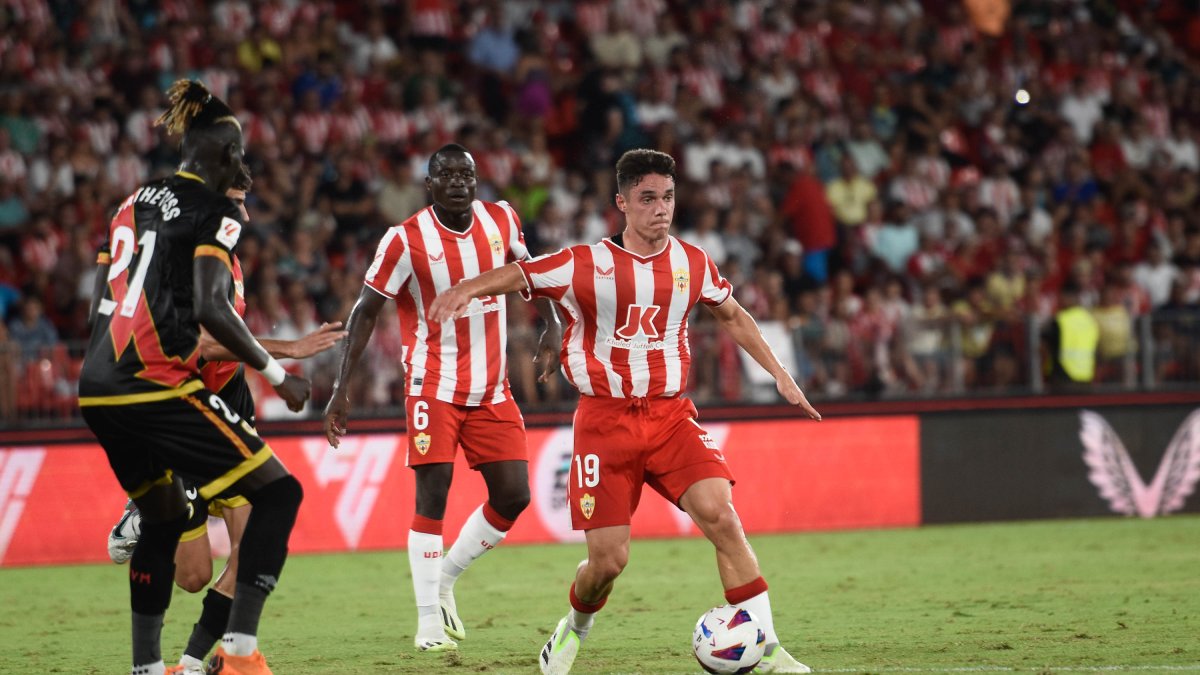Arribas tiene calidad para dirigir al Almería.