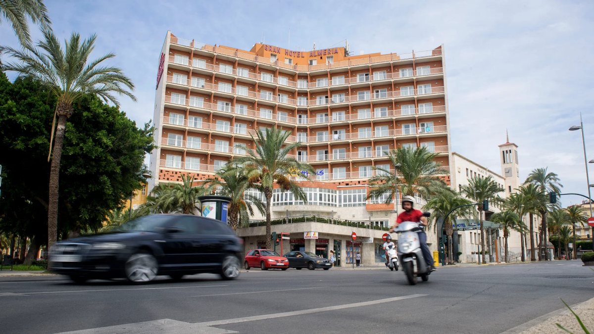 Imagen de la fachada de Ohtels Gran Hotel Almería