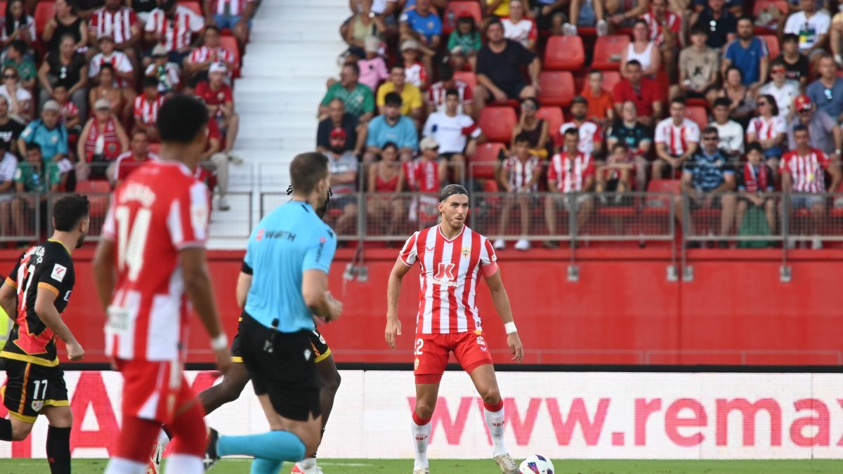 Babic en su último partido con la camiseta del Almería, el pasado viernes día 11 de agosto ante el Rayo Vallecano de Francisco.