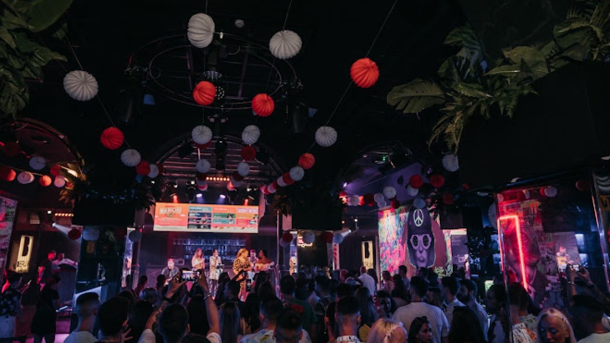 Ambientazo en Sala Berlín.