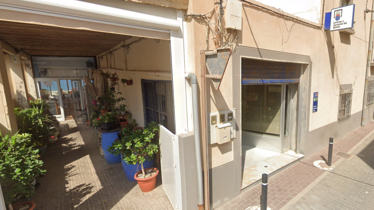 Despacho receptor de Balerma donde se ha vendido el primer premio en el sorteo de la Lotería de este 17 de agosto.