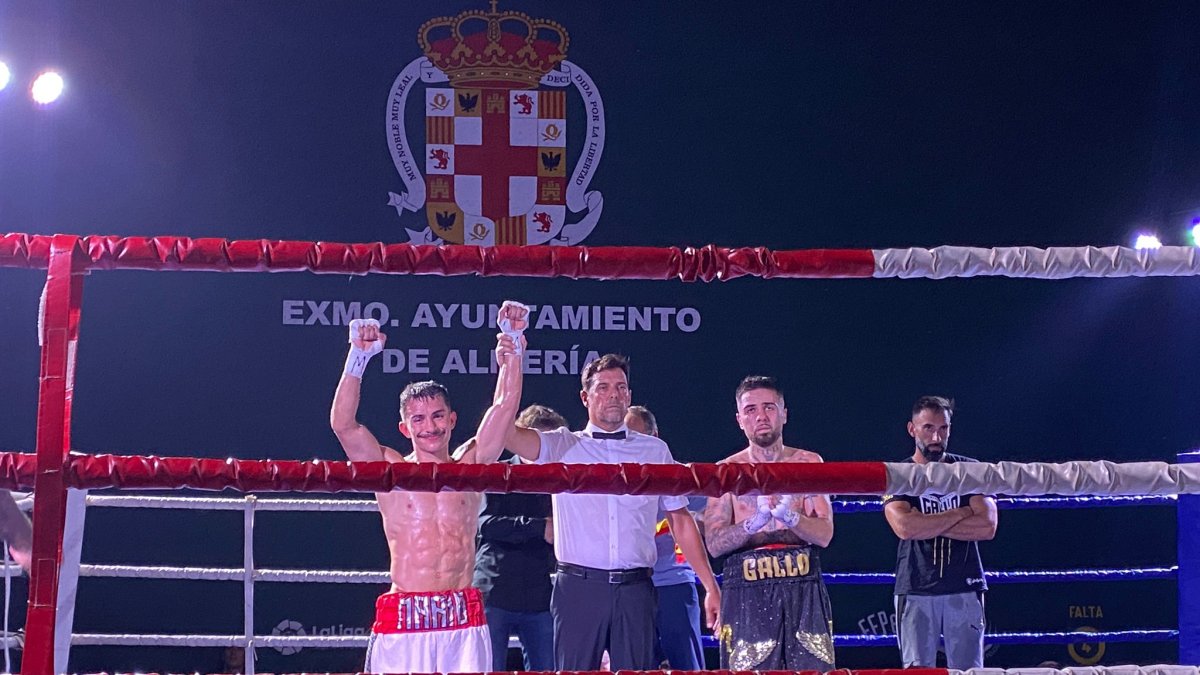 El púgil vasco proclamado campeón en Almería.