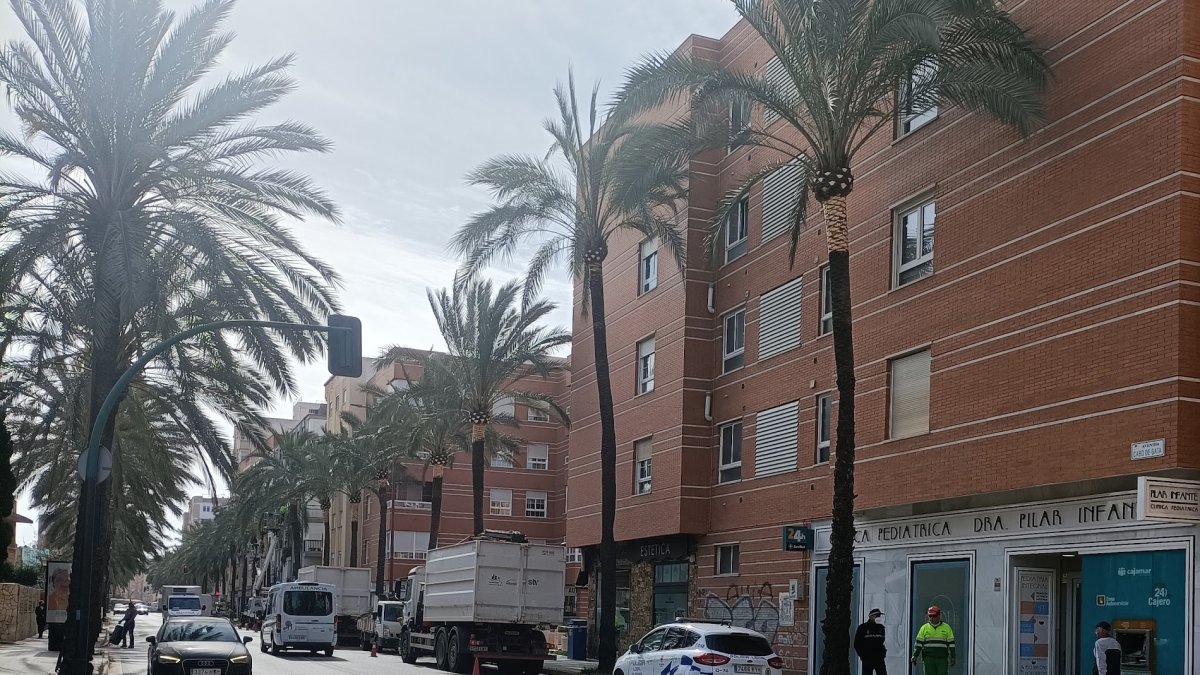 Imagen de archivo de la Avenida Cabo de Gata de la capital, en El Zapillo.