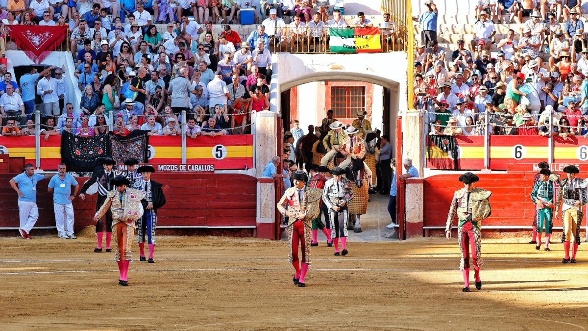 Paseíllo en el domingo taurino. Foto: Lances de Futuro.
