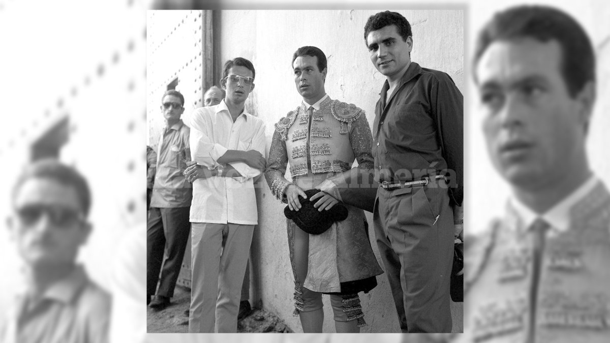 Curro Romero junto a Fausto Romero y Eduardo Marín. Era la tarde del 24 de agosto de 1965.