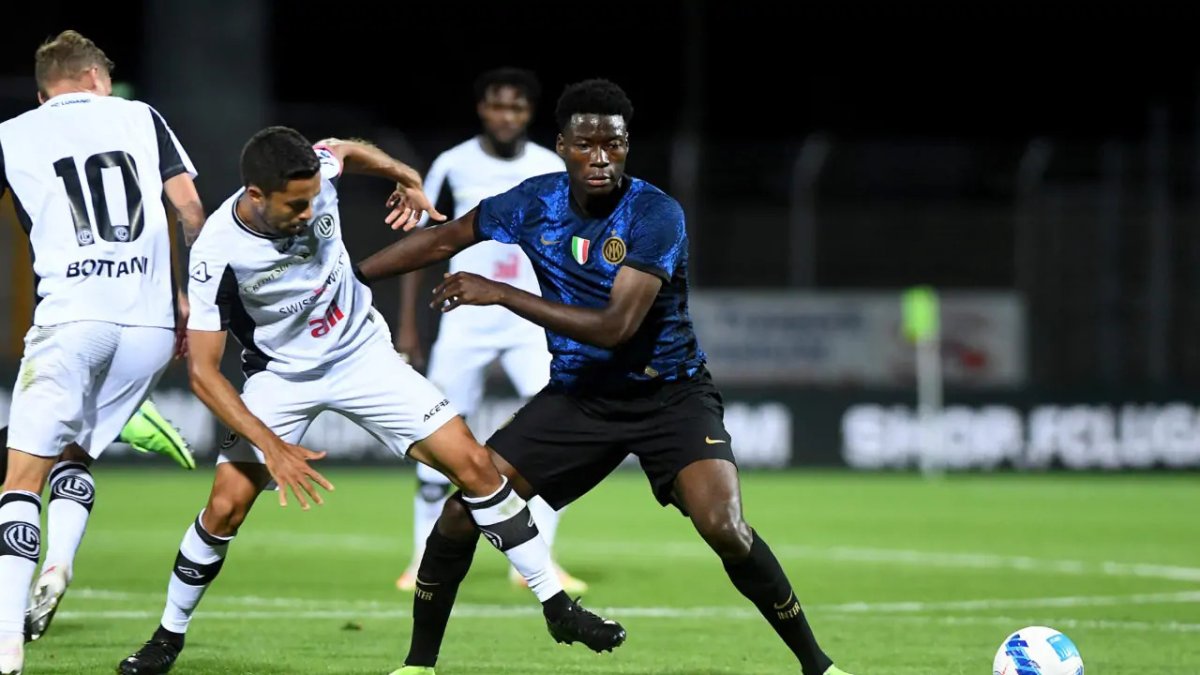 Lucien Agoumé tiene los días contados en el Inter de Milán.