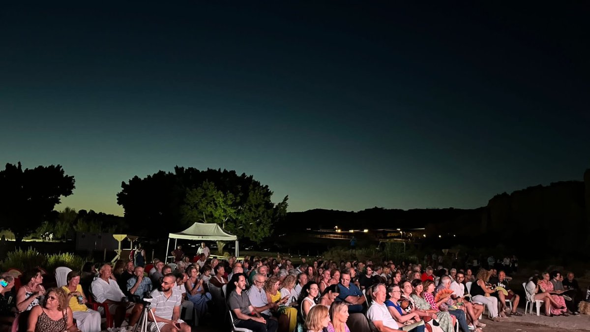 Asistentes a una de las citas en el entorno de El Argar. Foto: Adelina Cortés.