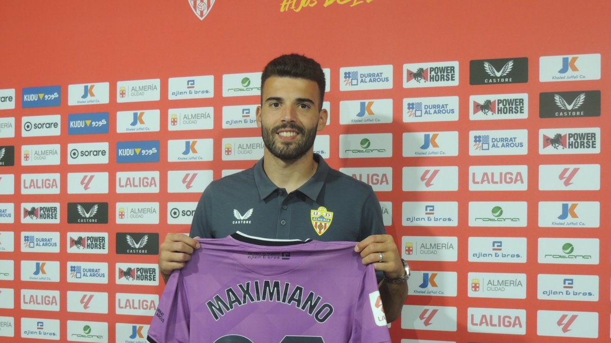 Luis Maximiano en su puesta de largo como jugador del Almería.